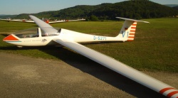 Neues Doppelsitzer-Leistungsseglflugzeug des LSV-Witzenhausen
